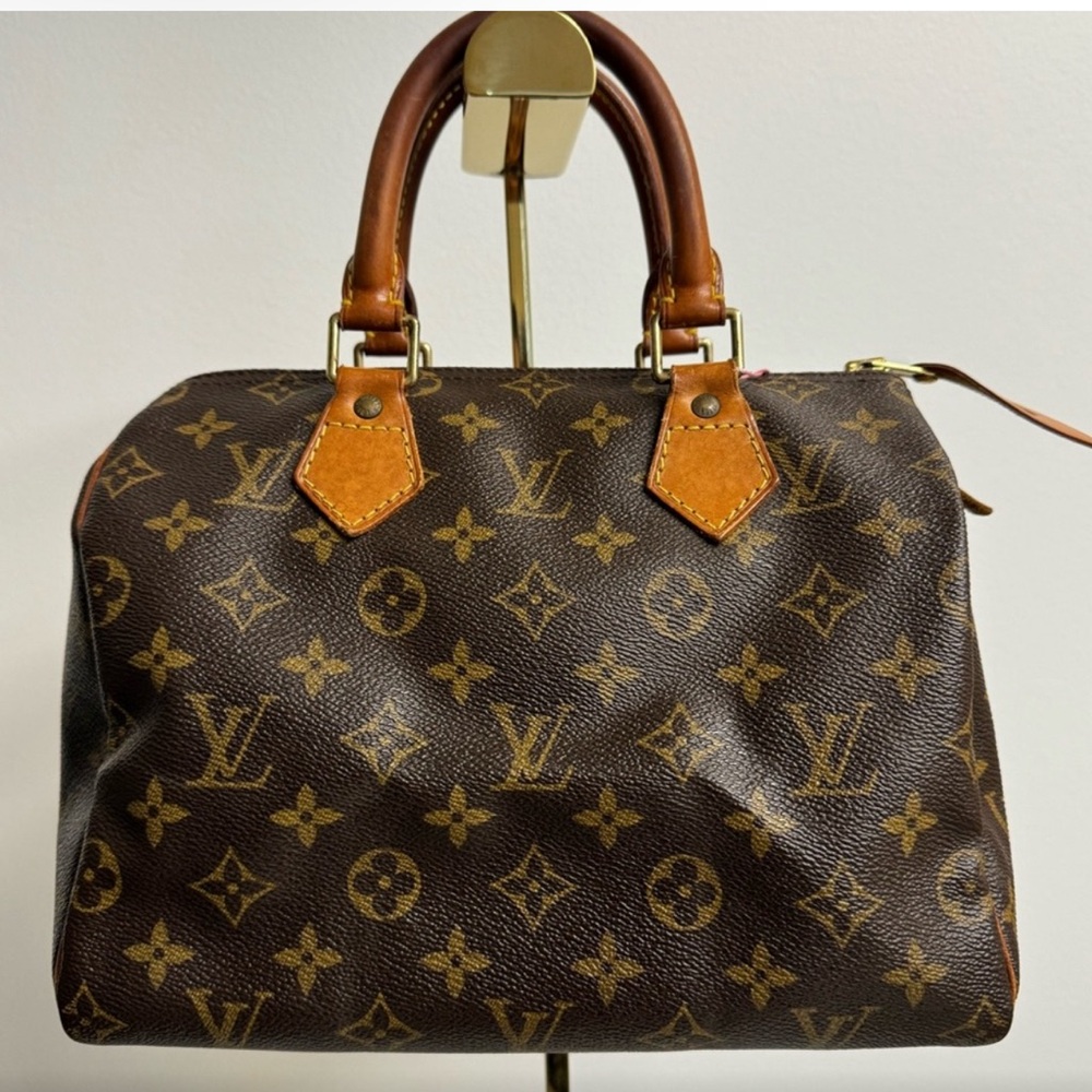 EUC- Louis Vuitton Monogram Canvas Speedy 25 w/ LV bag. - Picture 9 of 9